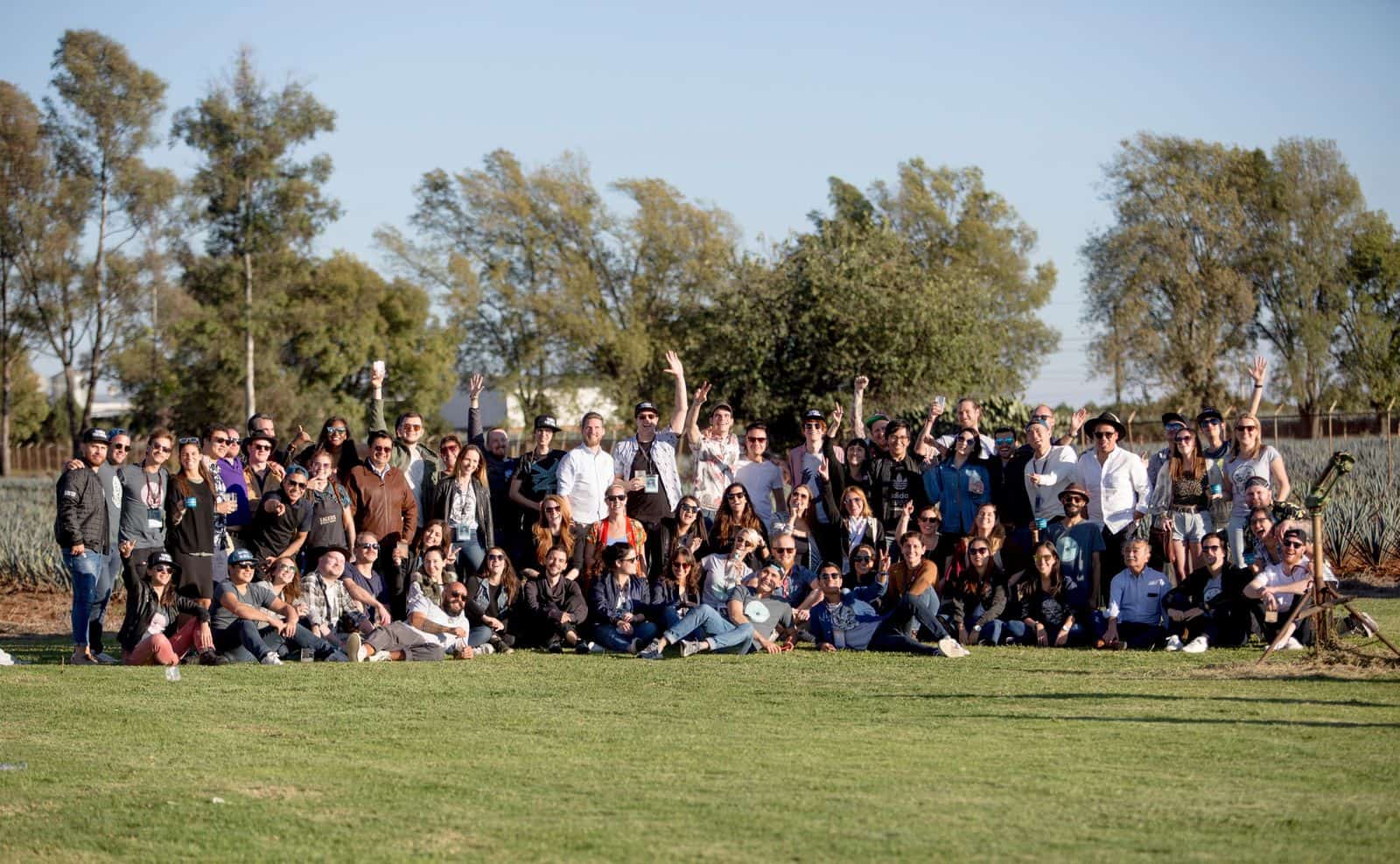 Become a member of our familia!